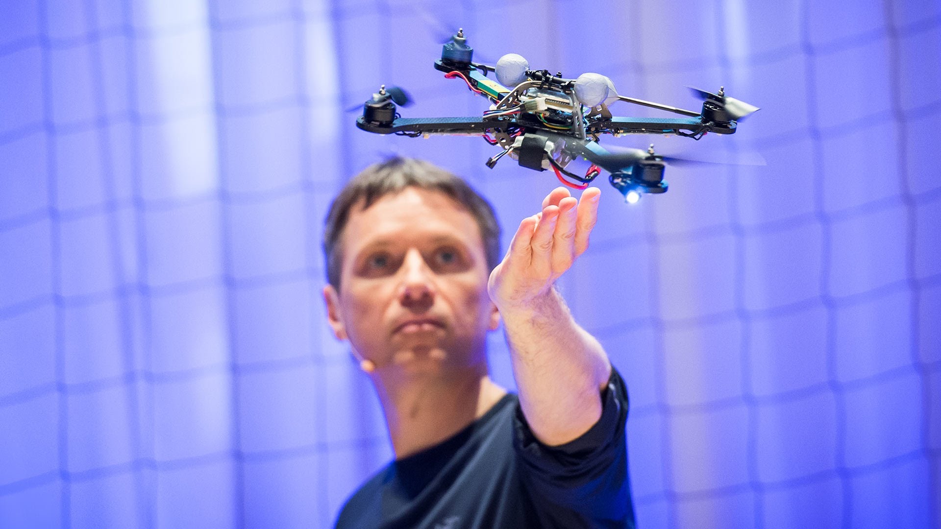 Raffaello D'Andrea: The astounding athletic power of quadcopters